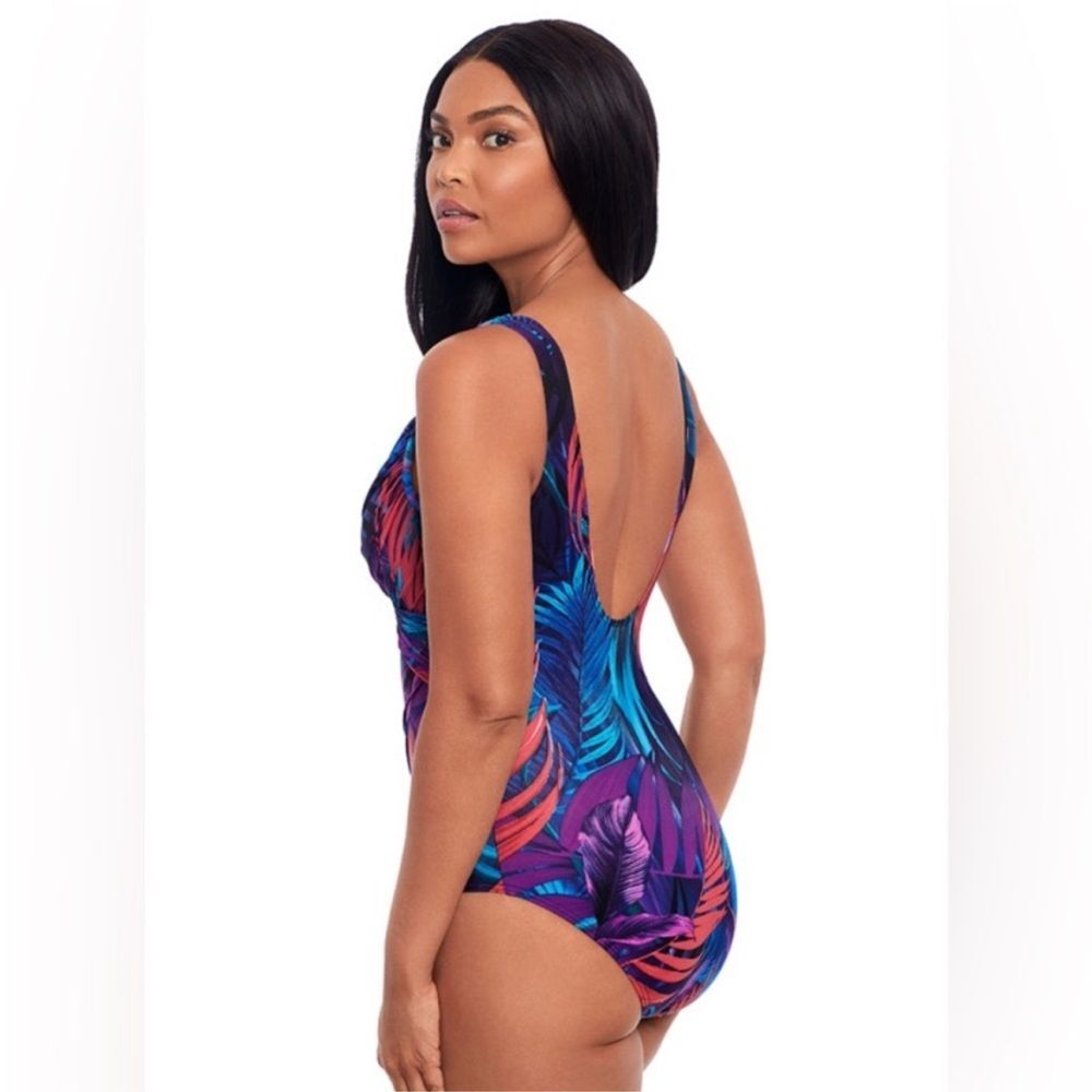 NWT MIRACLESUIT | Revele One Piece Swimsuit in Framboise Pink 16 - Picture 2 of 9